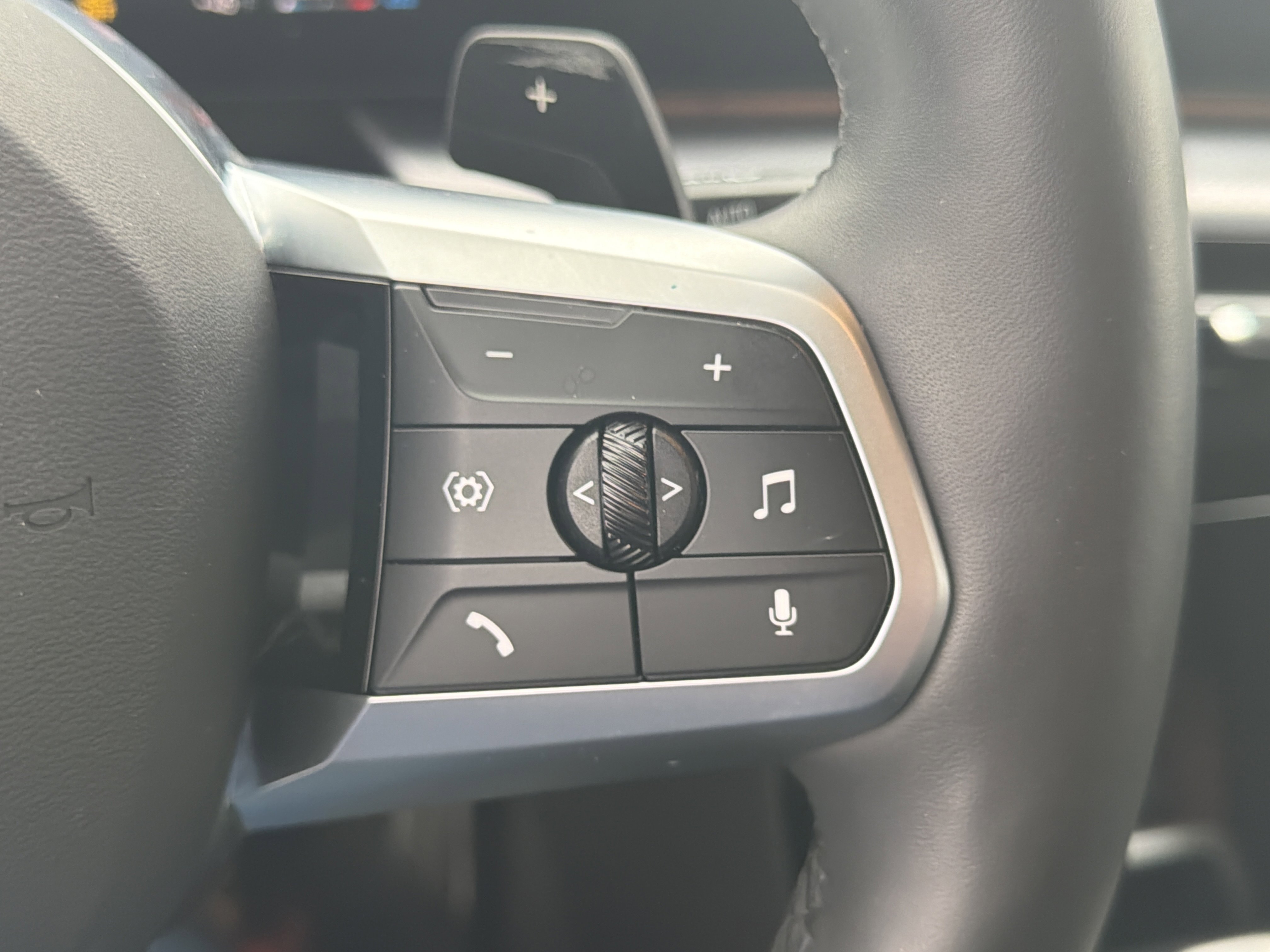 Used 2025 BMW X2 xDrive28i image 19