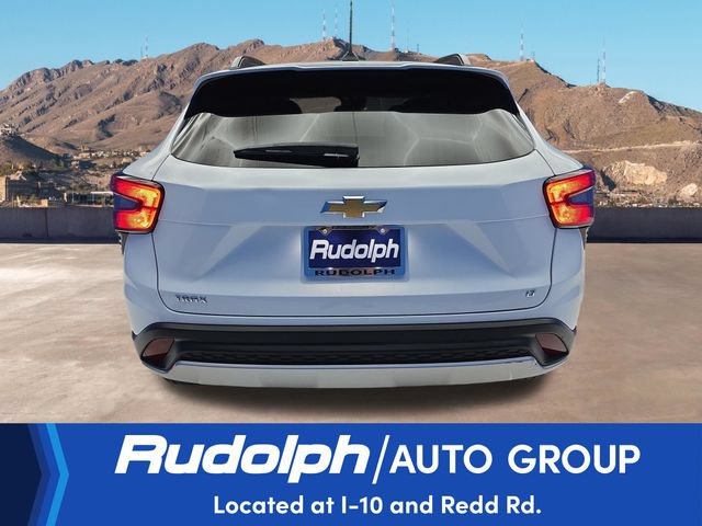 Used 2025 Chevrolet Trax LT FWD image 4