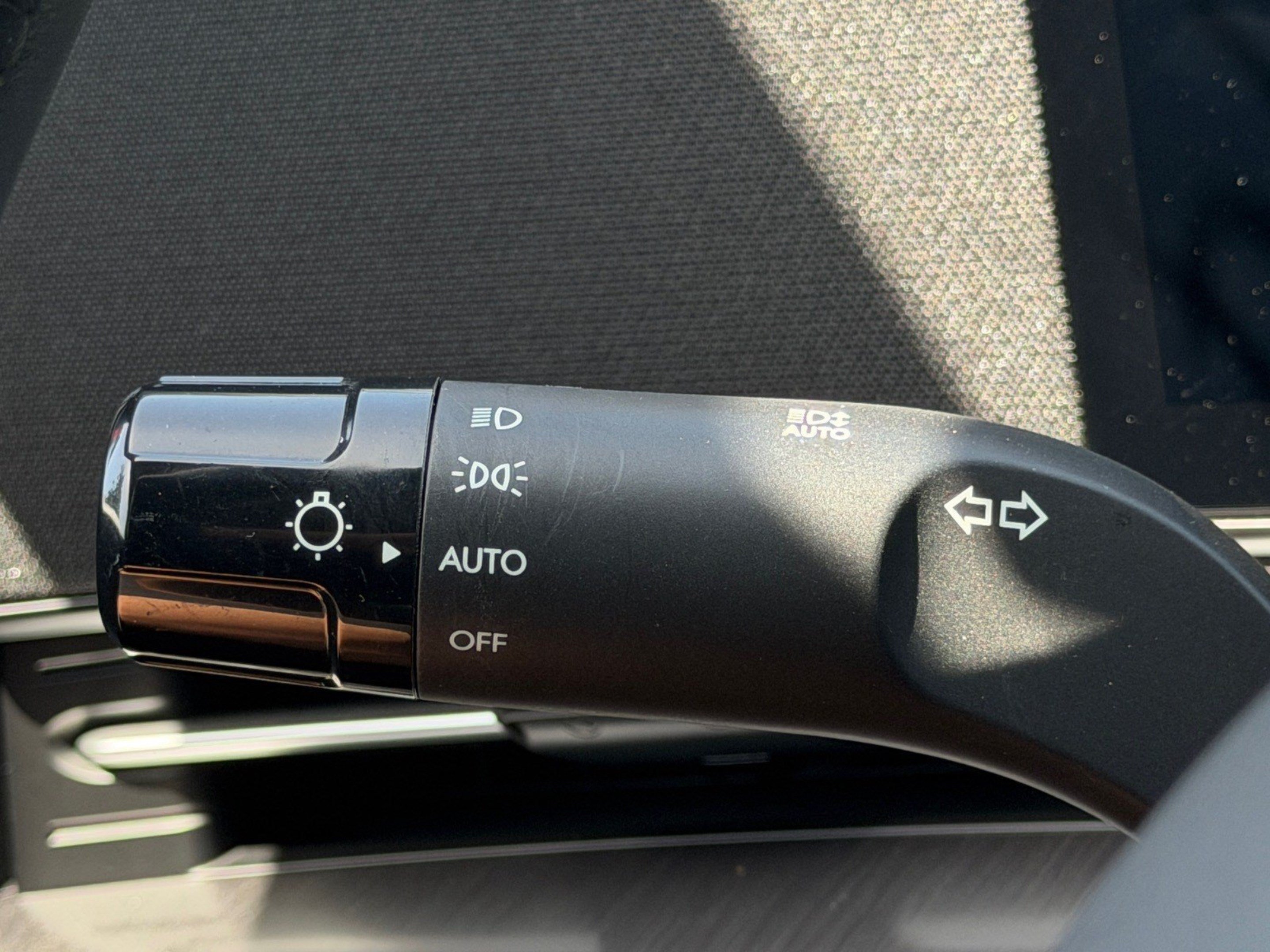 Used 2025 Hyundai Kona SEL FWD image 30