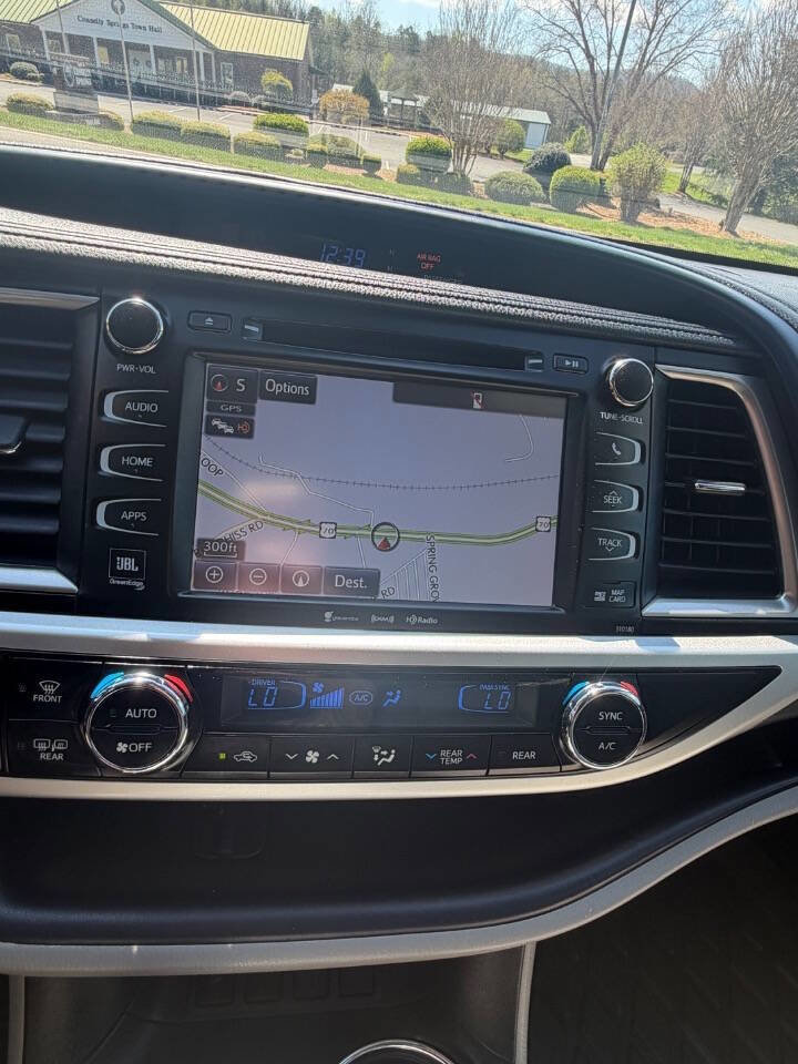 Used 2018 Toyota Highlander Limited Platinum image 21