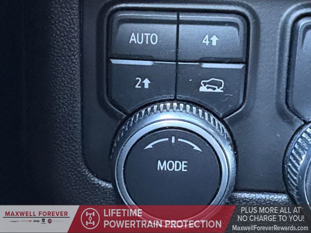 Used 2022 GMC Yukon SLT w/ SLT Premium Package image 10