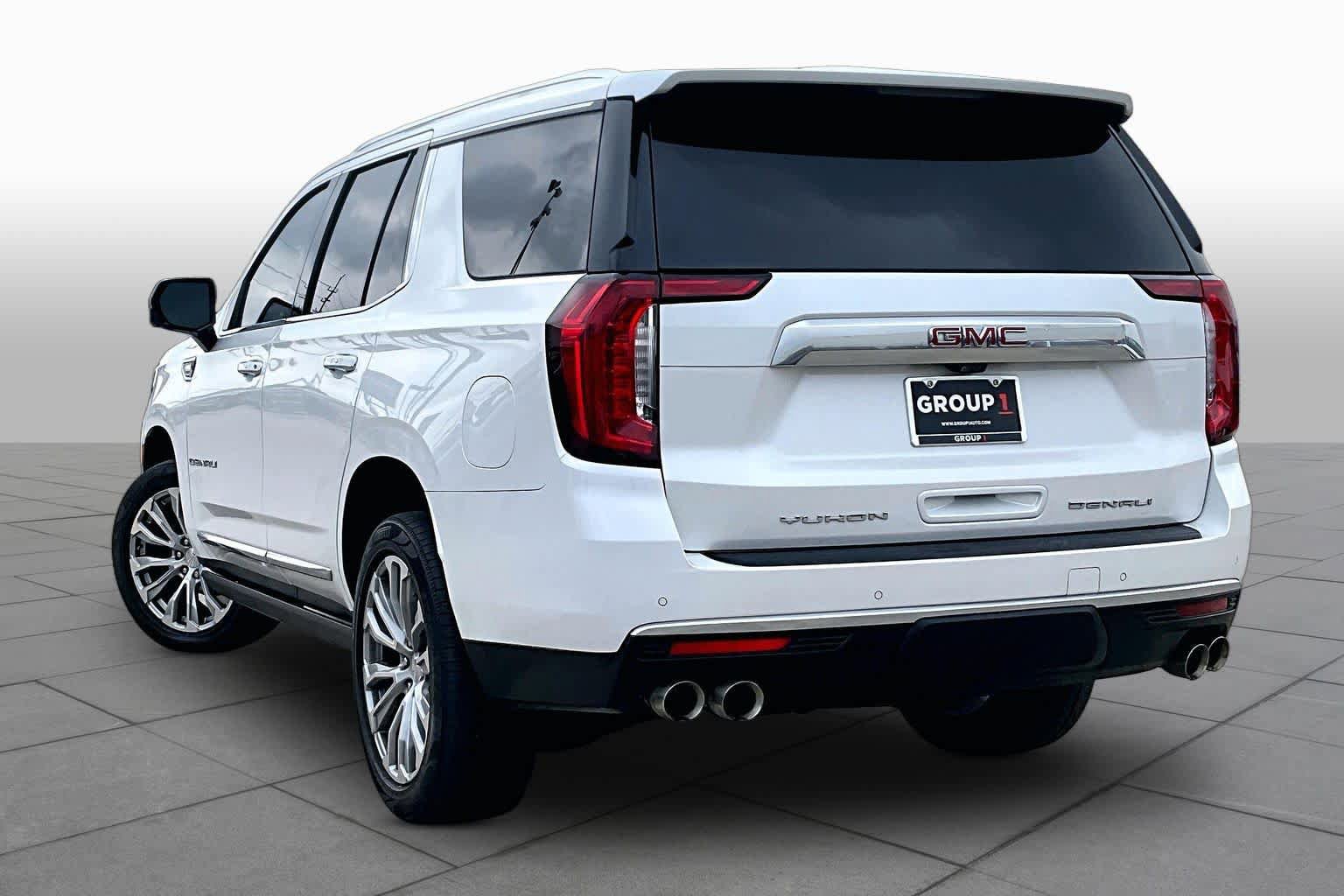 Used 2021 GMC Yukon Denali w/ Denali Premium Package RWD image 12