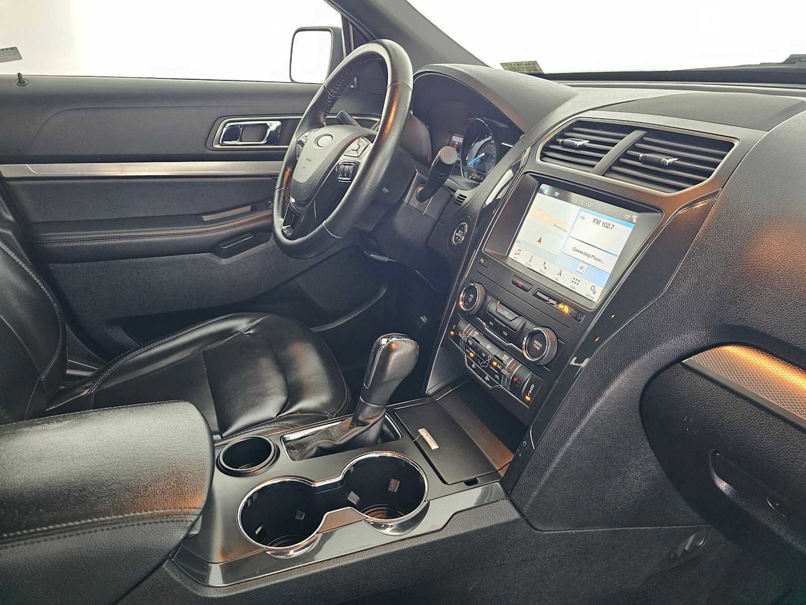 Used 2019 Ford Explorer XLT w/ Equipment Group 202A image 11