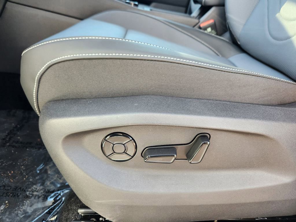 New 2026 Volkswagen Tiguan SE image 15