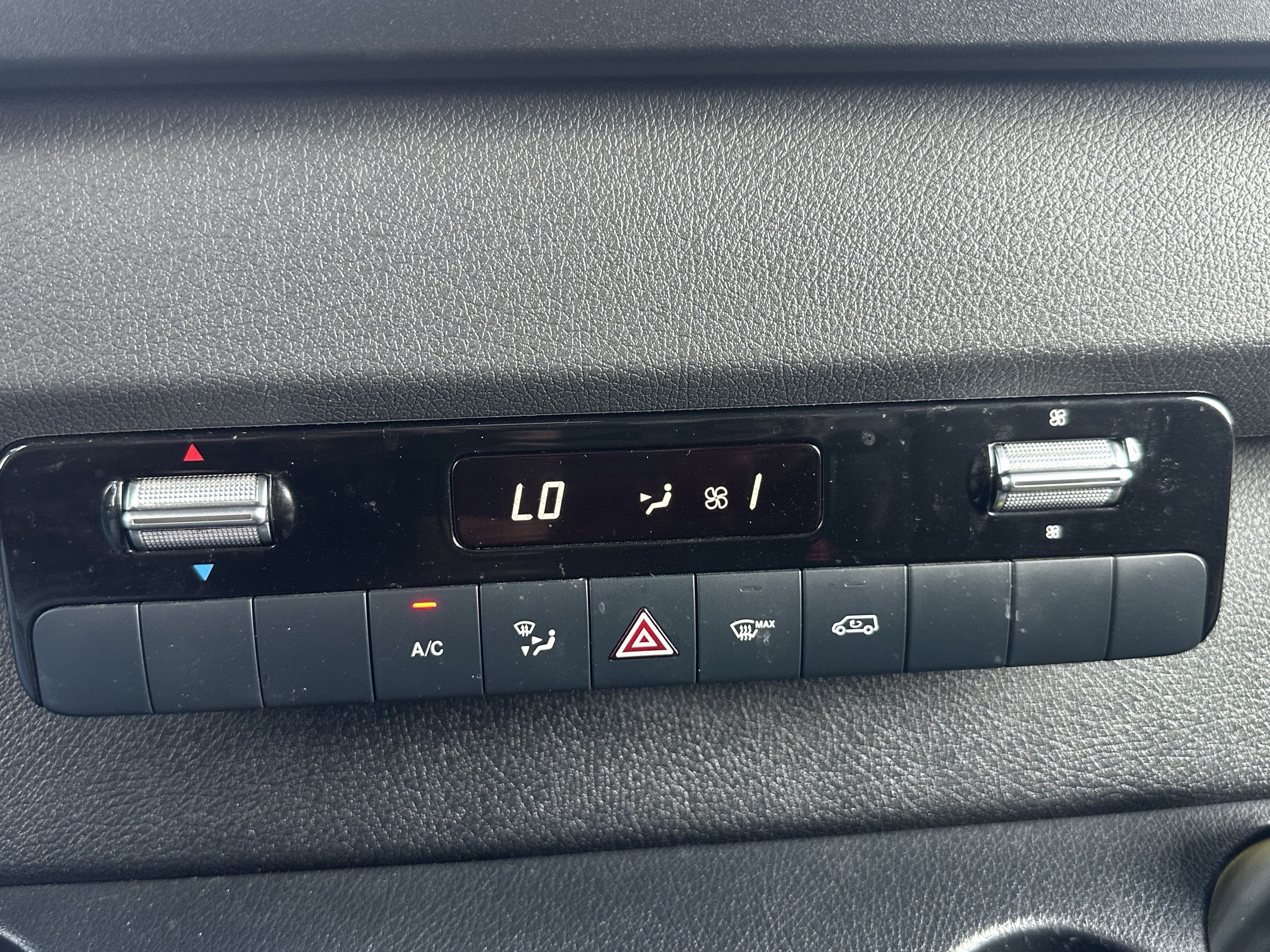 Used 2024 Mercedes-Benz Sprinter 2500 image 29