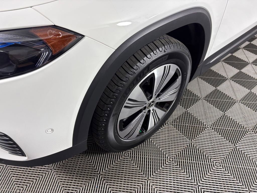 Used 2023 Mercedes-Benz EQB 300 4MATIC image 10