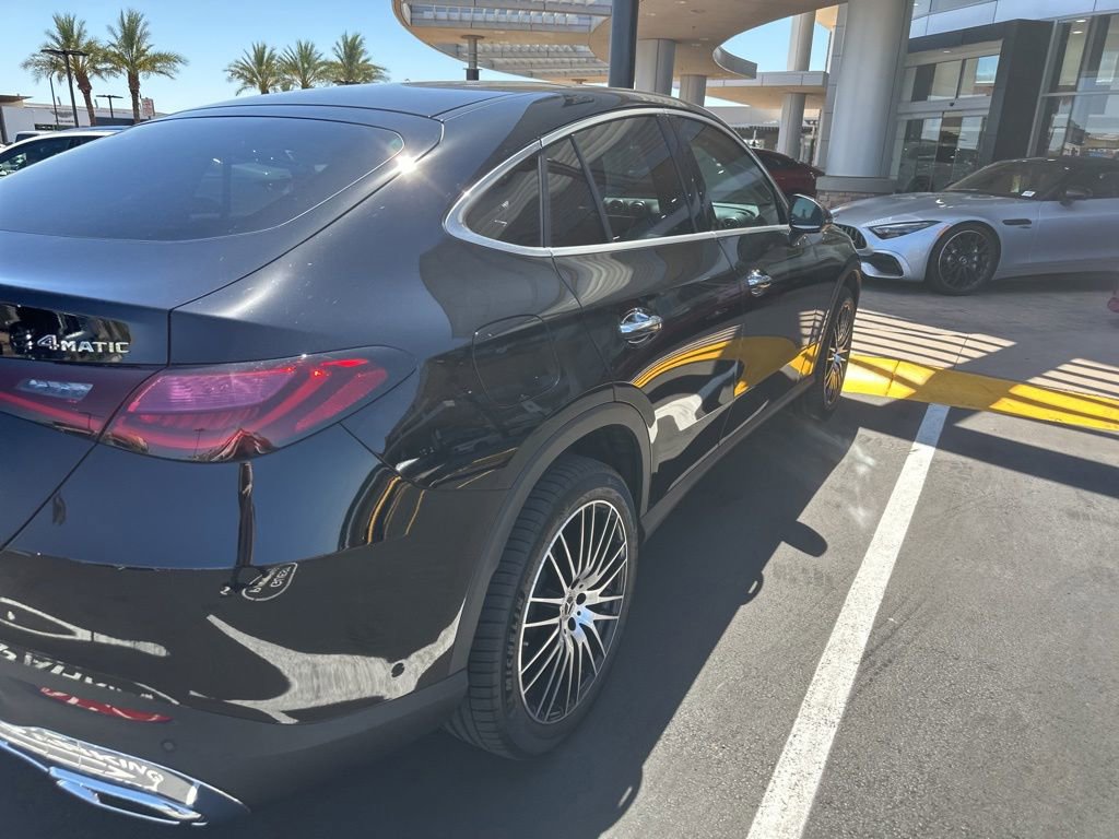 Used 2025 Mercedes-Benz GLC 300 4MATIC image 3