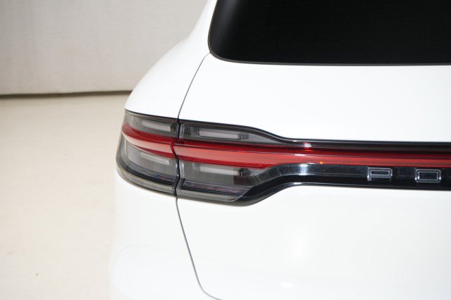 Used 2020 Porsche Macan image 22