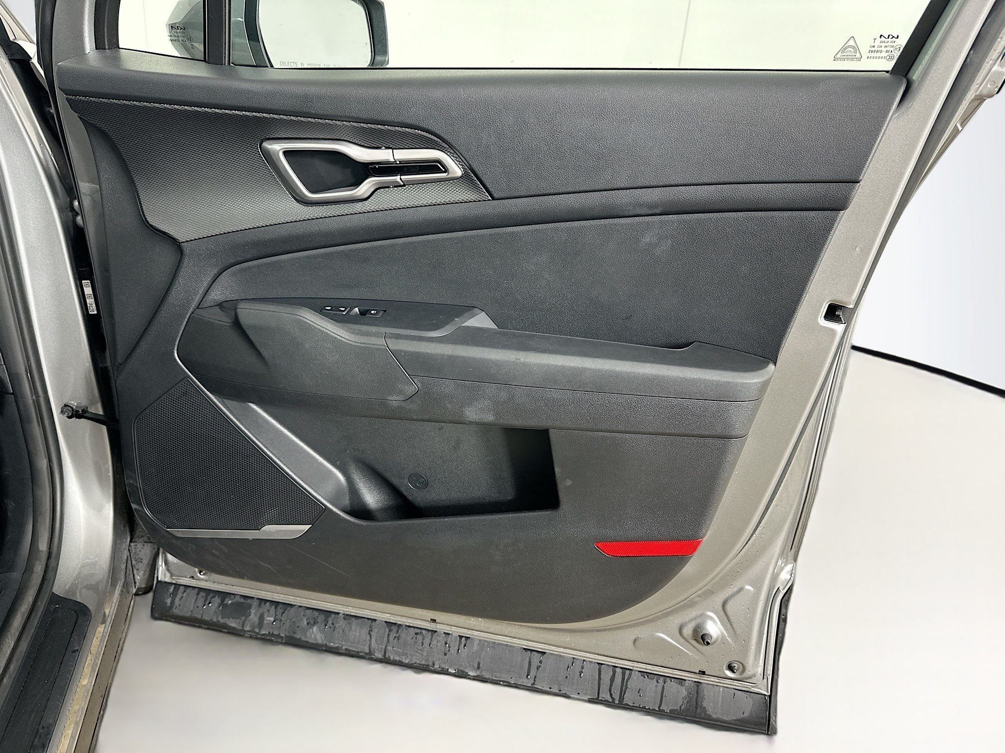 Used 2025 Kia Sportage LX FWD image 30