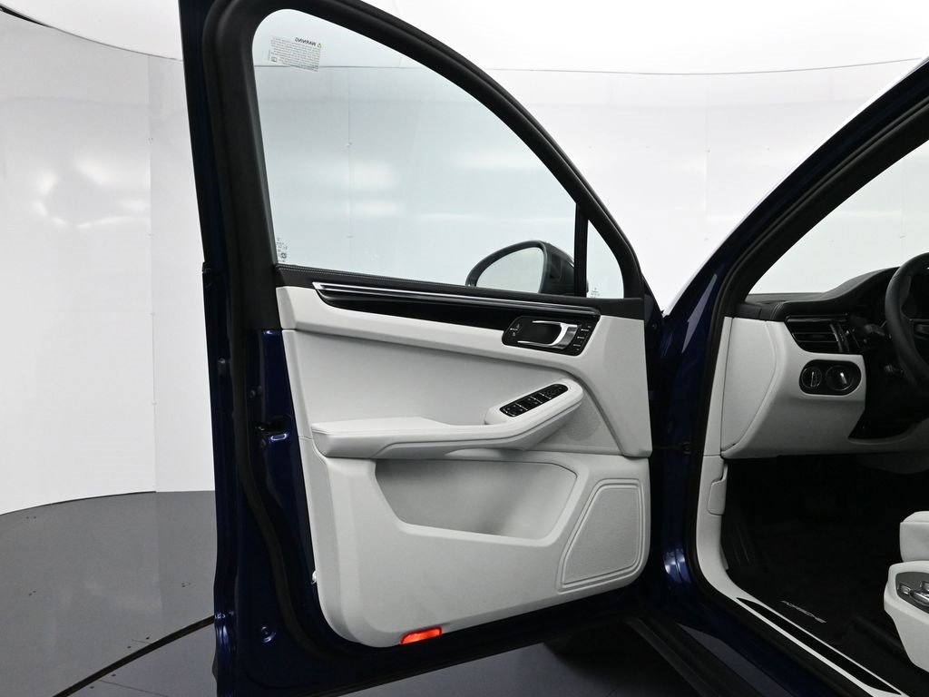 New 2025 Porsche Macan Turbo image 16
