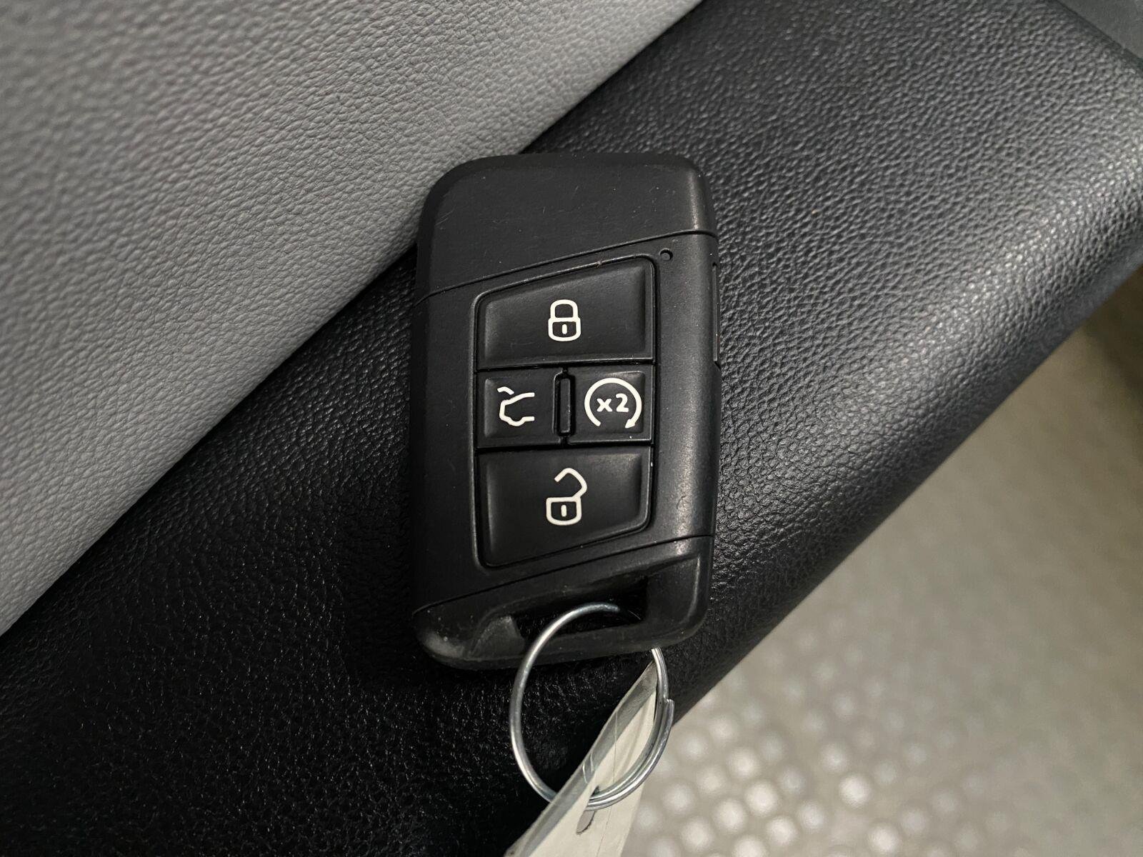 Used 2022 Volkswagen Taos SEL w/ Panoramic Sunroof Package AWD/4WD image 31
