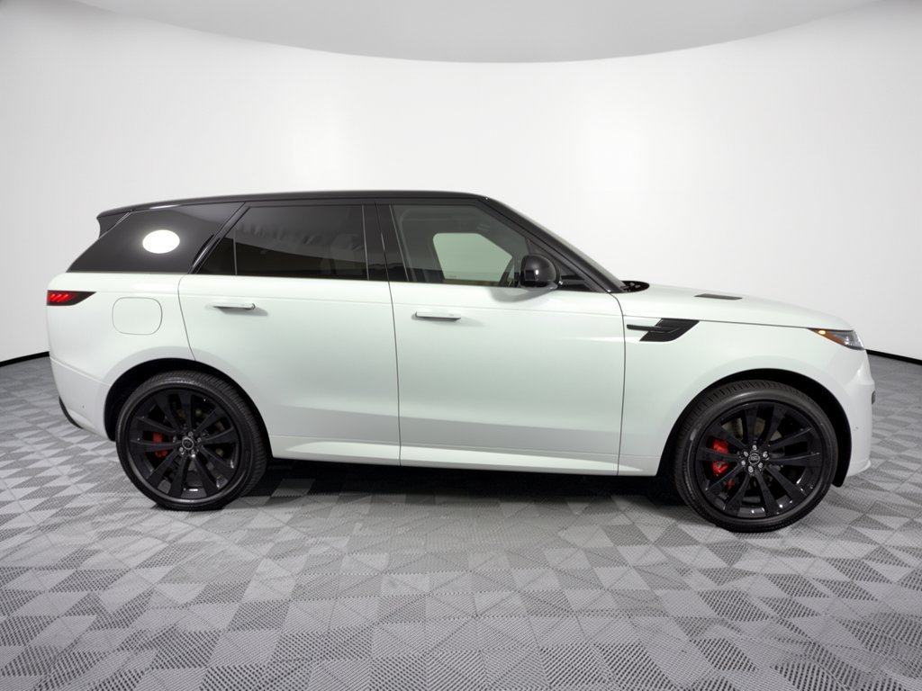 New 2026 Land Rover Range Rover Sport Dynamic SE AWD/4WD image 8