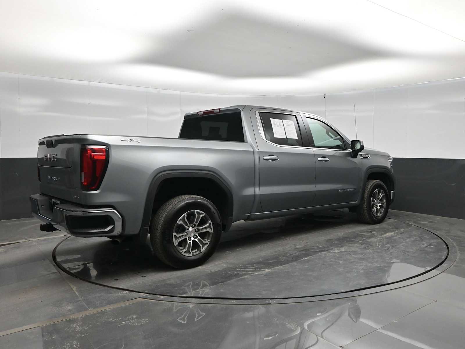 Used 2026 GMC Sierra 1500 SLT AWD/4WD image 7