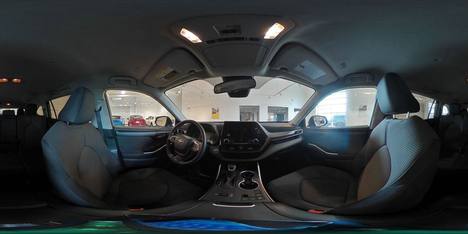 Used 2025 Toyota Highlander LE image 44