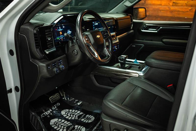 Used 2023 Chevrolet Silverado 1500 LTZ w/ LTZ Convenience Package II AWD/4WD image 8
