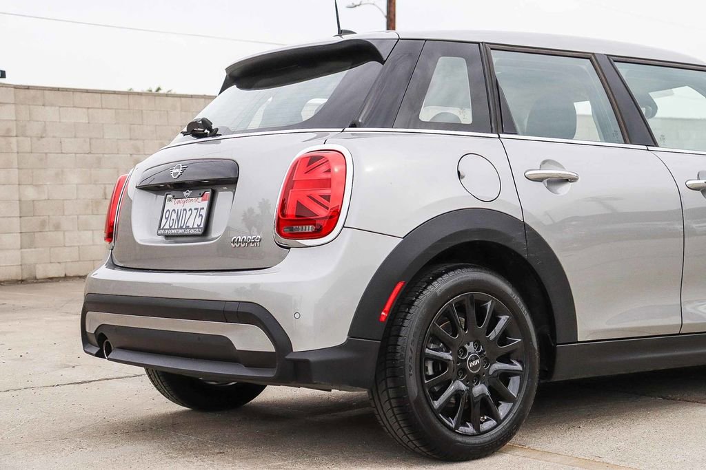 Used 2024 MINI Cooper 4-Door Hardtop image 12