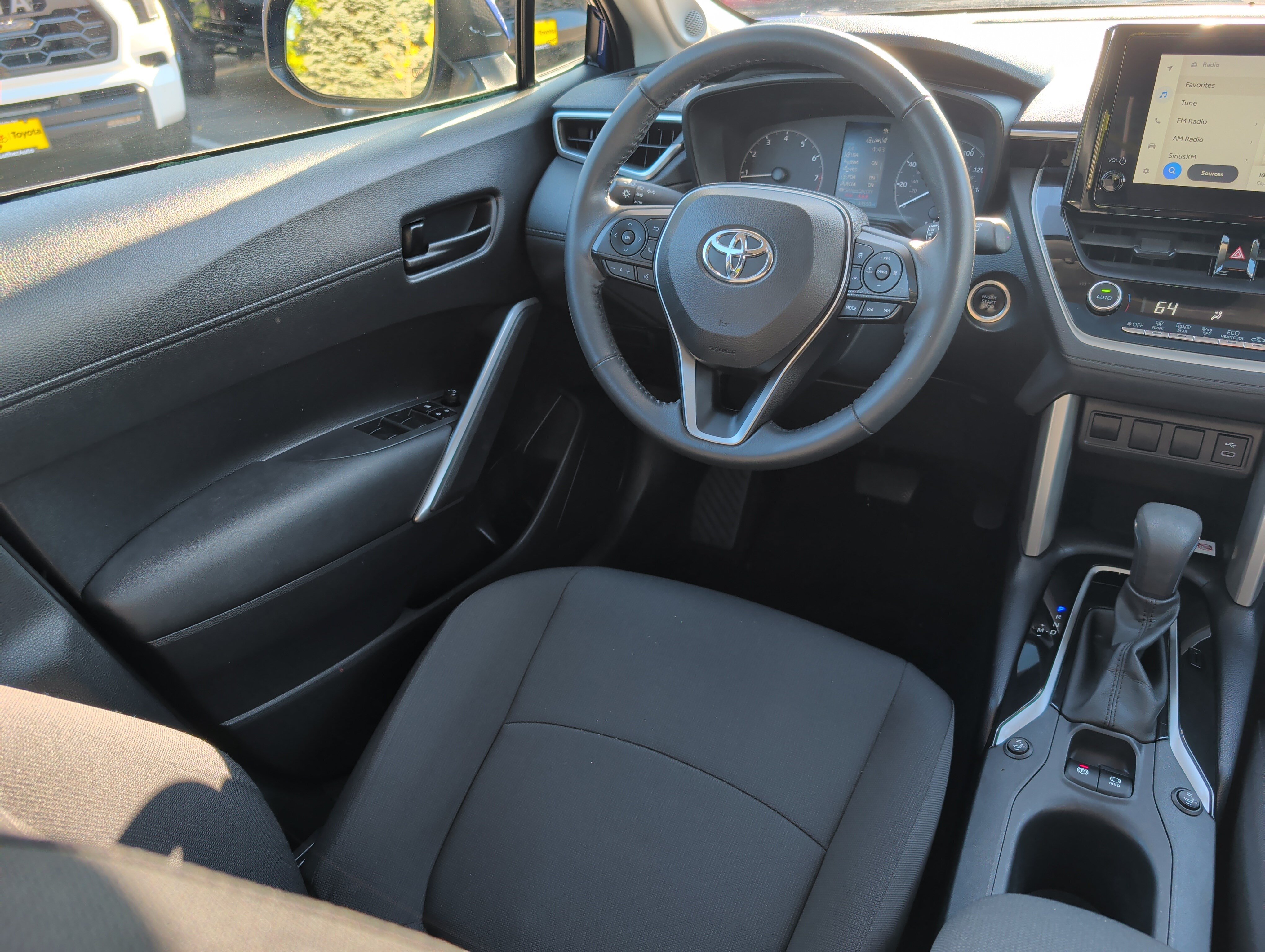 Certified 2023 Toyota Corolla Cross LE w/ Moonroof Package AWD/4WD image 9