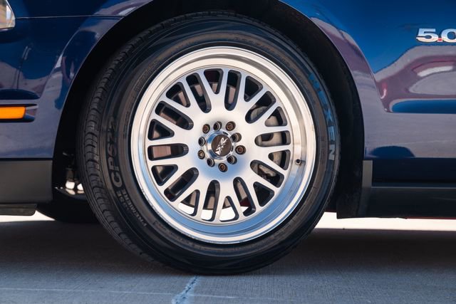 Used 2012 Ford Mustang GT Premium w/ Security Pkg RWD image 38