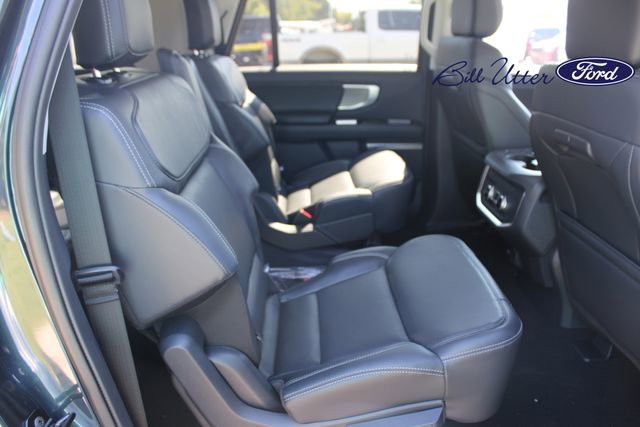 New 2025 Ford Expedition Max Platinum image 9