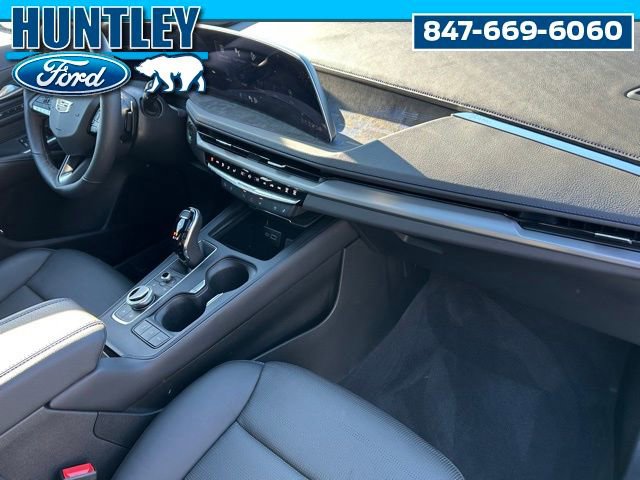 Used 2024 Cadillac XT4 Sport image 9