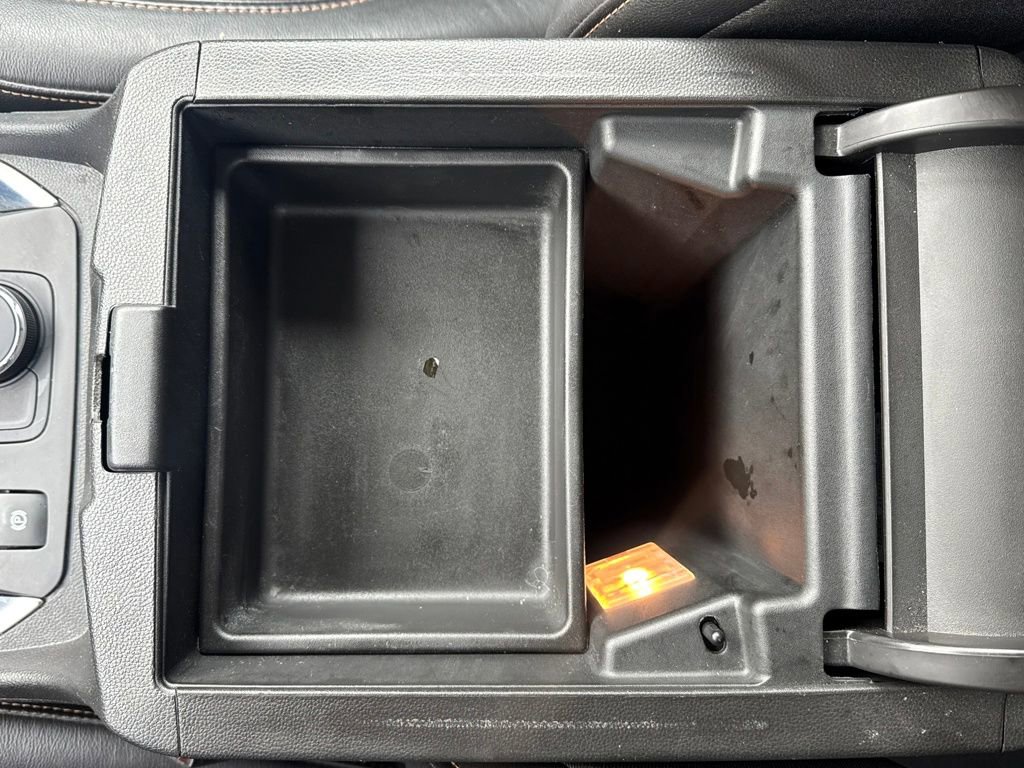 Used 2020 Chevrolet Traverse LT image 24