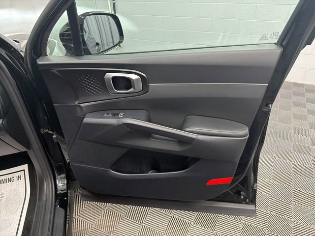Certified 2023 Kia Sorento LX AWD/4WD image 18