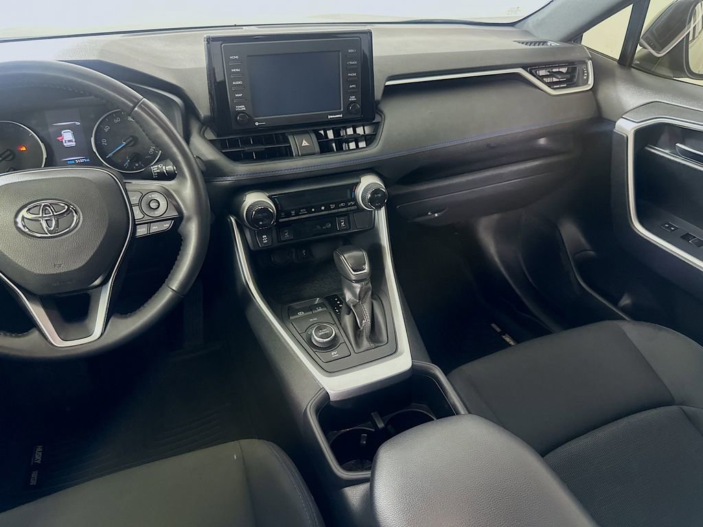 Used 2022 Toyota RAV4 SE w/ Convenience Package image 17