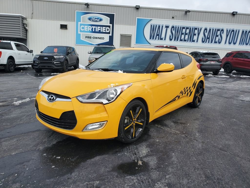 Used 2017 Hyundai Veloster Value Edition video 2