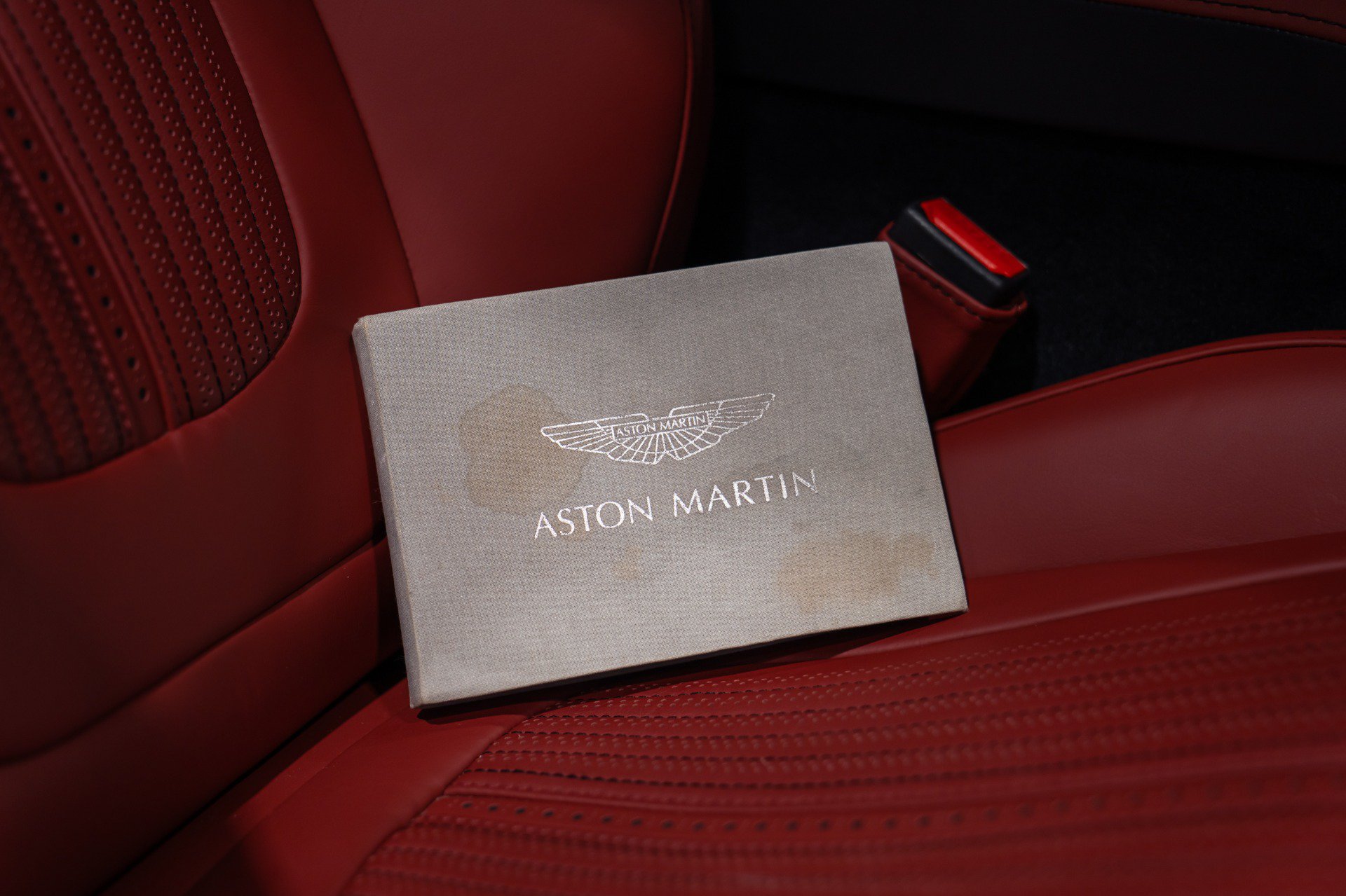 Used 2018 Aston Martin DB11 V12 RWD image 45