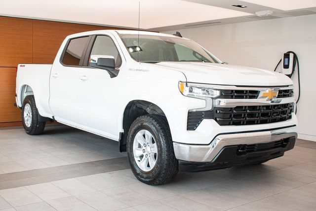 Used 2025 Chevrolet Silverado 1500 LT w/ Work Truck Package AWD/4WD image 5