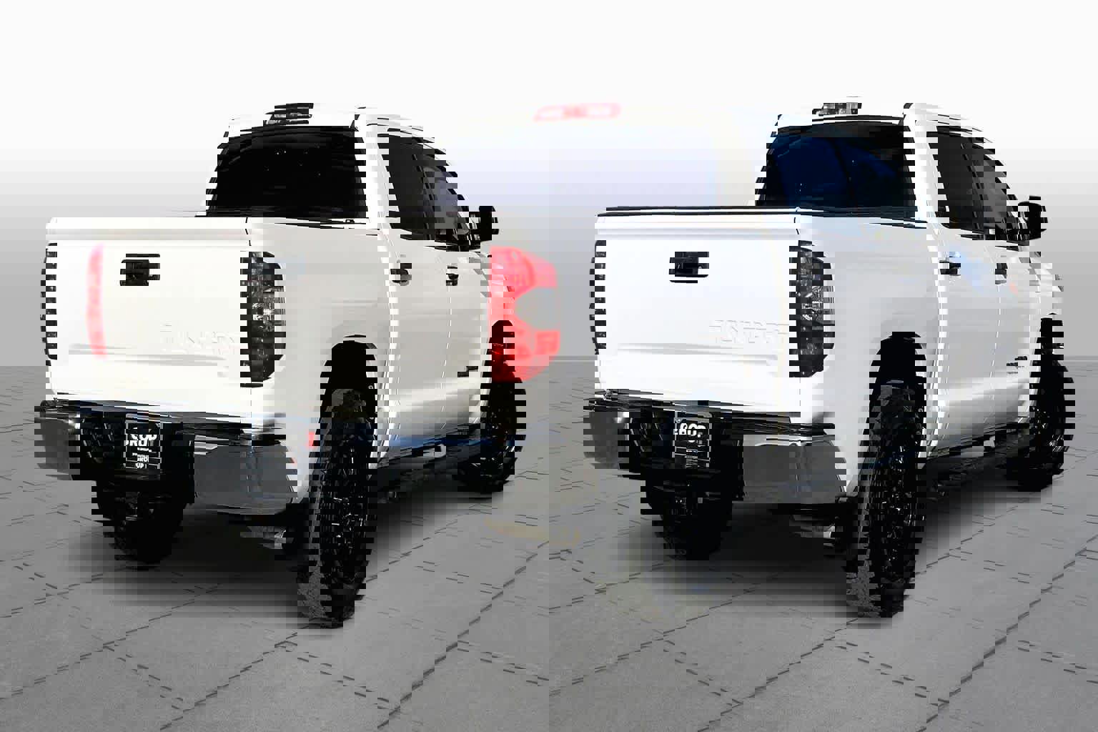 Used 2015 Toyota Tundra SR5 w/ SR5 Upgrade Package image 12