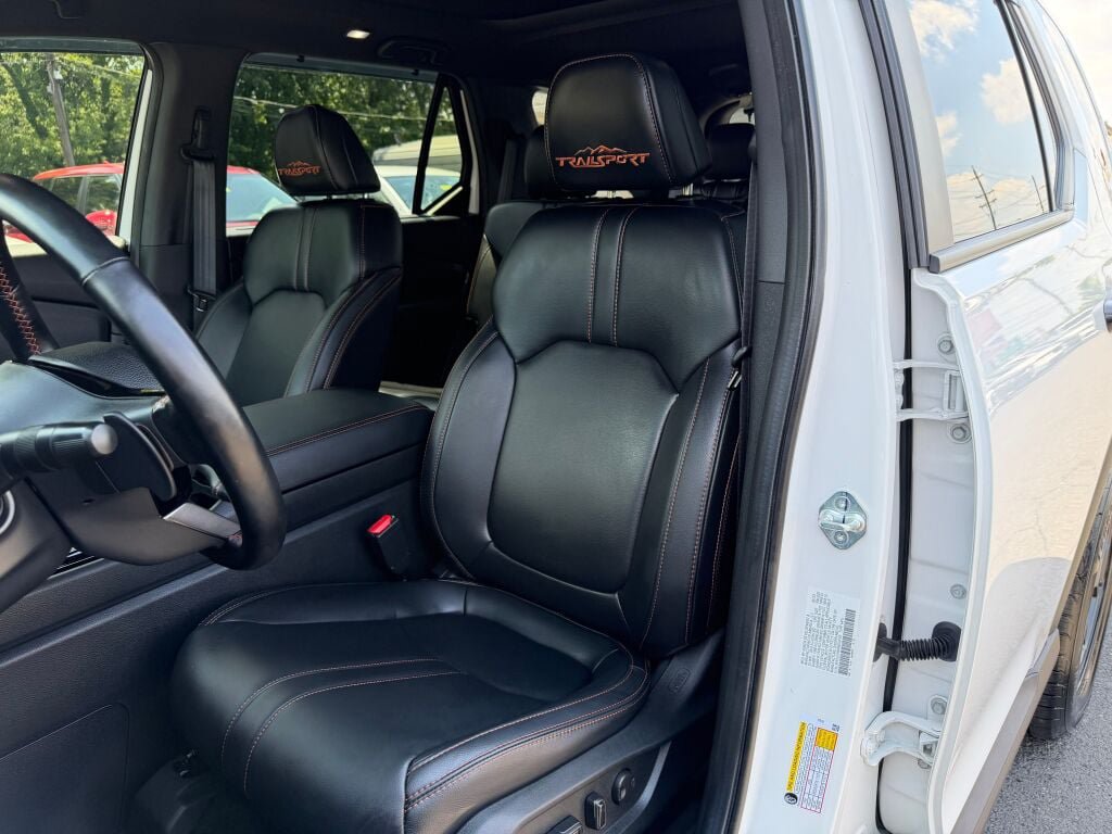 Used 2023 Honda Pilot TrailSport image 11