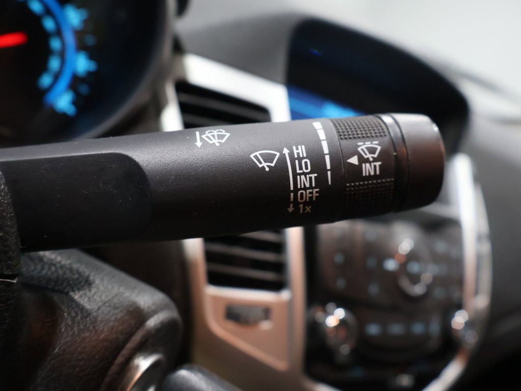 Used 2015 Chevrolet Cruze LT image 34