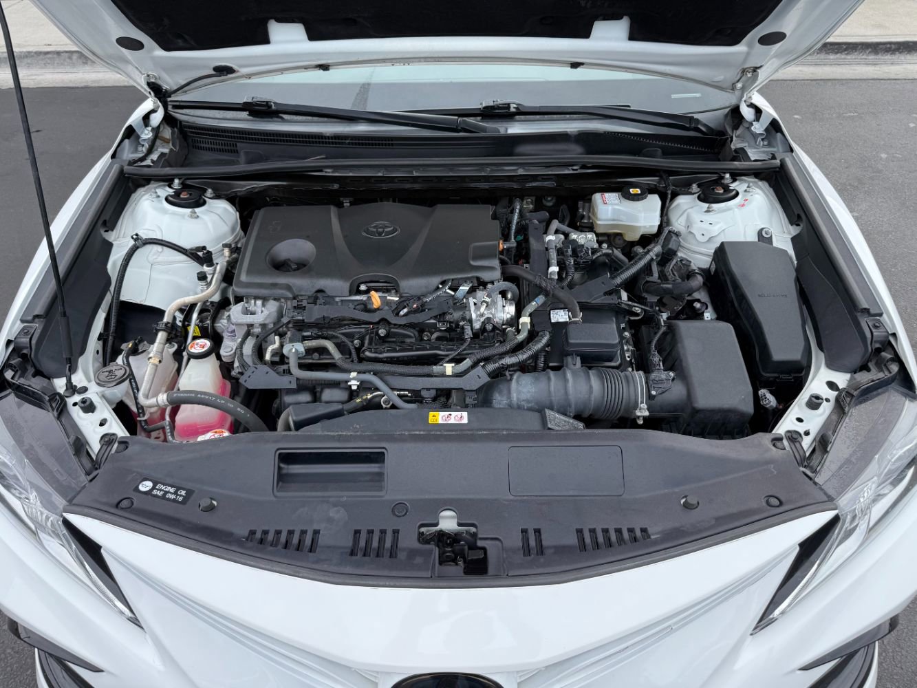 Used 2021 Toyota Camry LE image 3