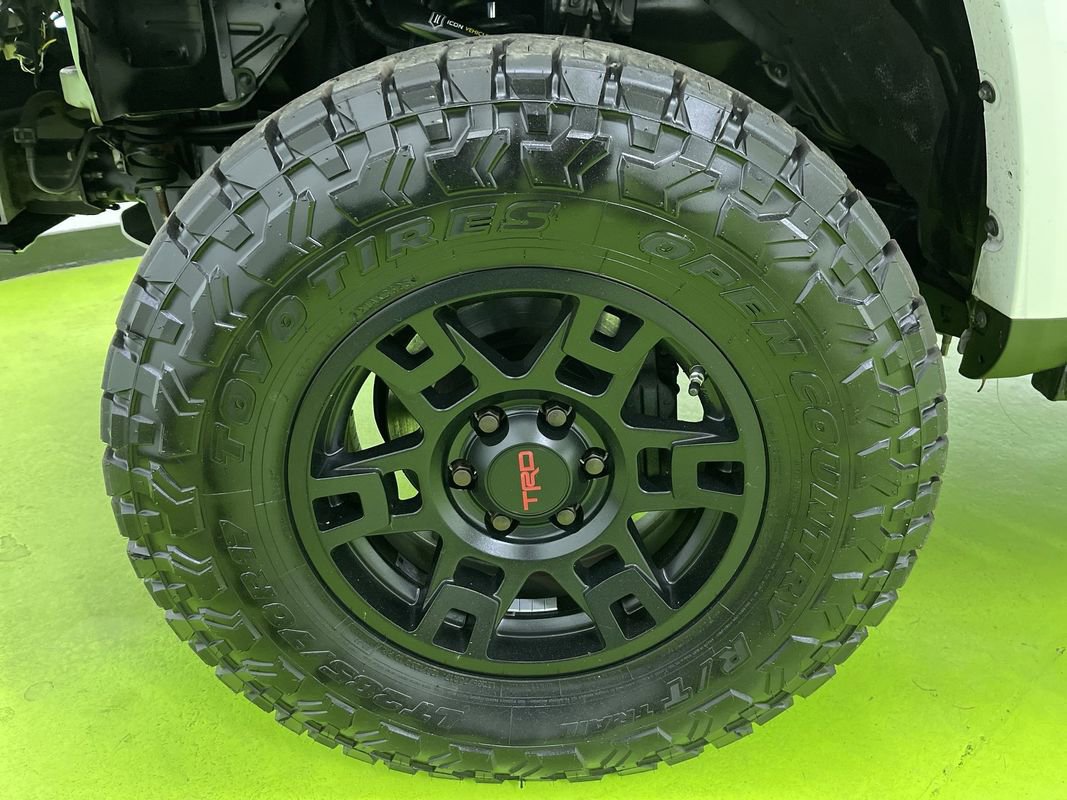 Used 2016 Toyota 4Runner SR5 image 14