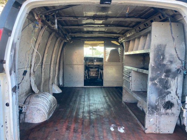 Used 2006 Chevrolet Express 2500 image 9