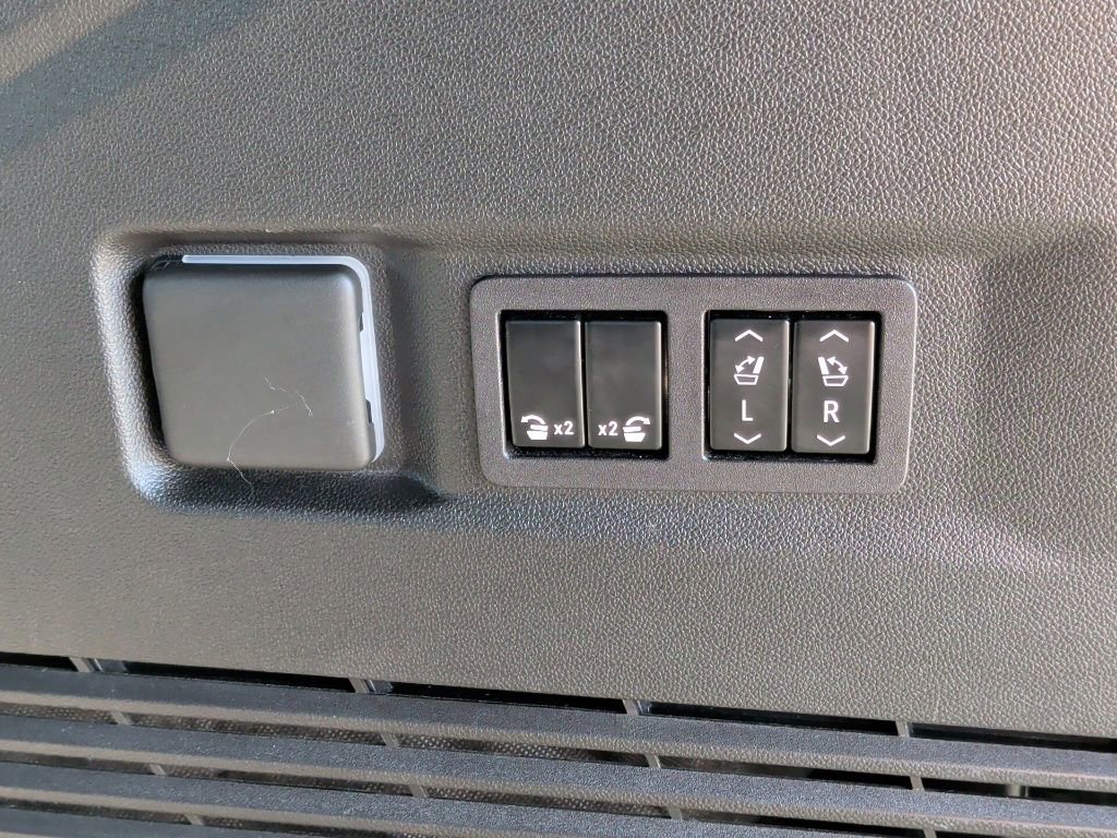 Used 2023 Chevrolet Tahoe RST w/ Luxury Package image 47