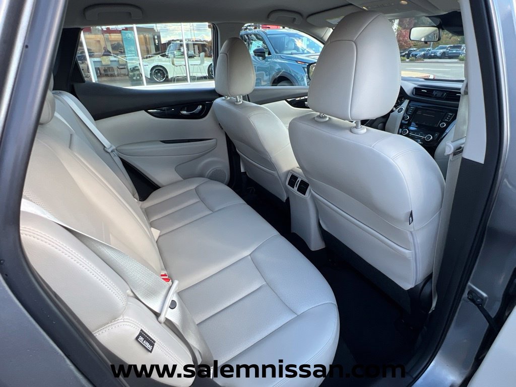 Used 2022 Nissan Rogue Sport SL AWD/4WD image 22