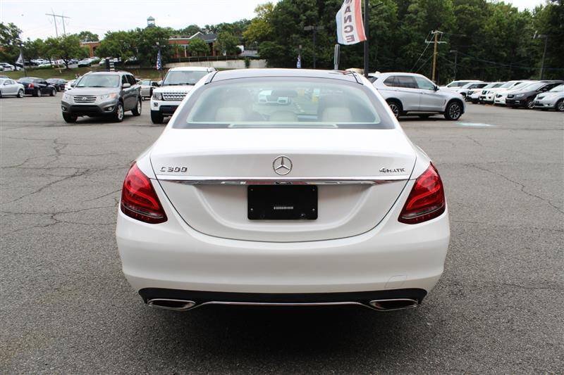 Used 2015 Mercedes-Benz C 300 4MATIC Sedan image 4