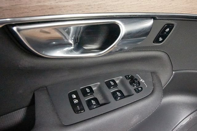 Used 2025 Volvo XC90 B6 Plus w/ Protection Package Premier AWD/4WD image 15