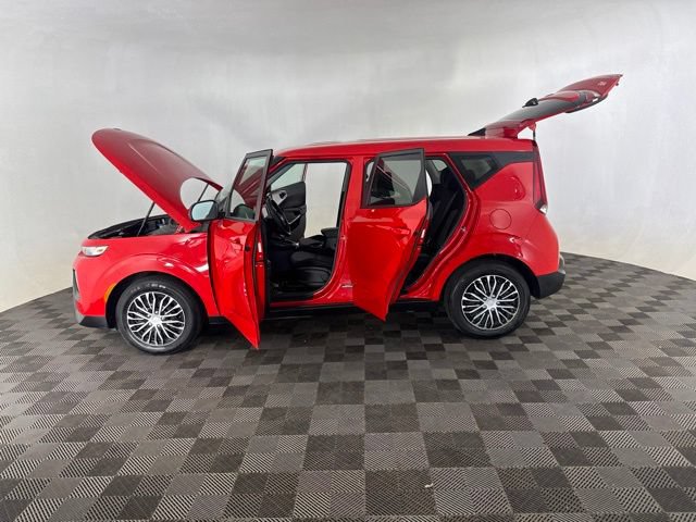 Certified 2021 Kia Soul LX FWD image 11