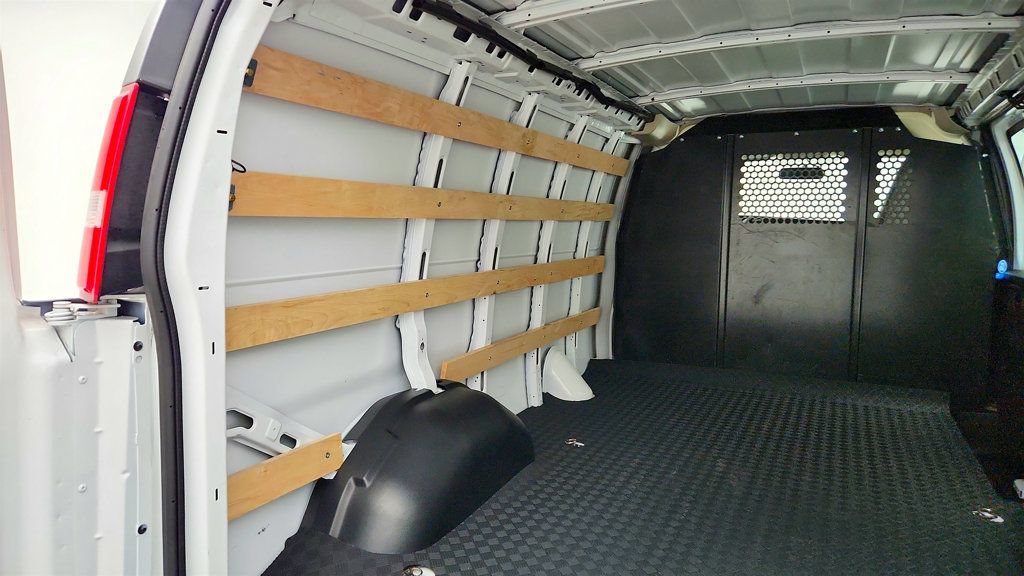 Used 2025 Chevrolet Express 2500 w/ Driver Convenience Package RWD image 20