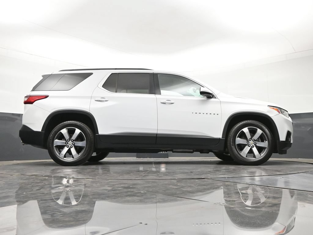 Certified 2020 Chevrolet Traverse LT w/ LT Premium Package AWD/4WD image 29