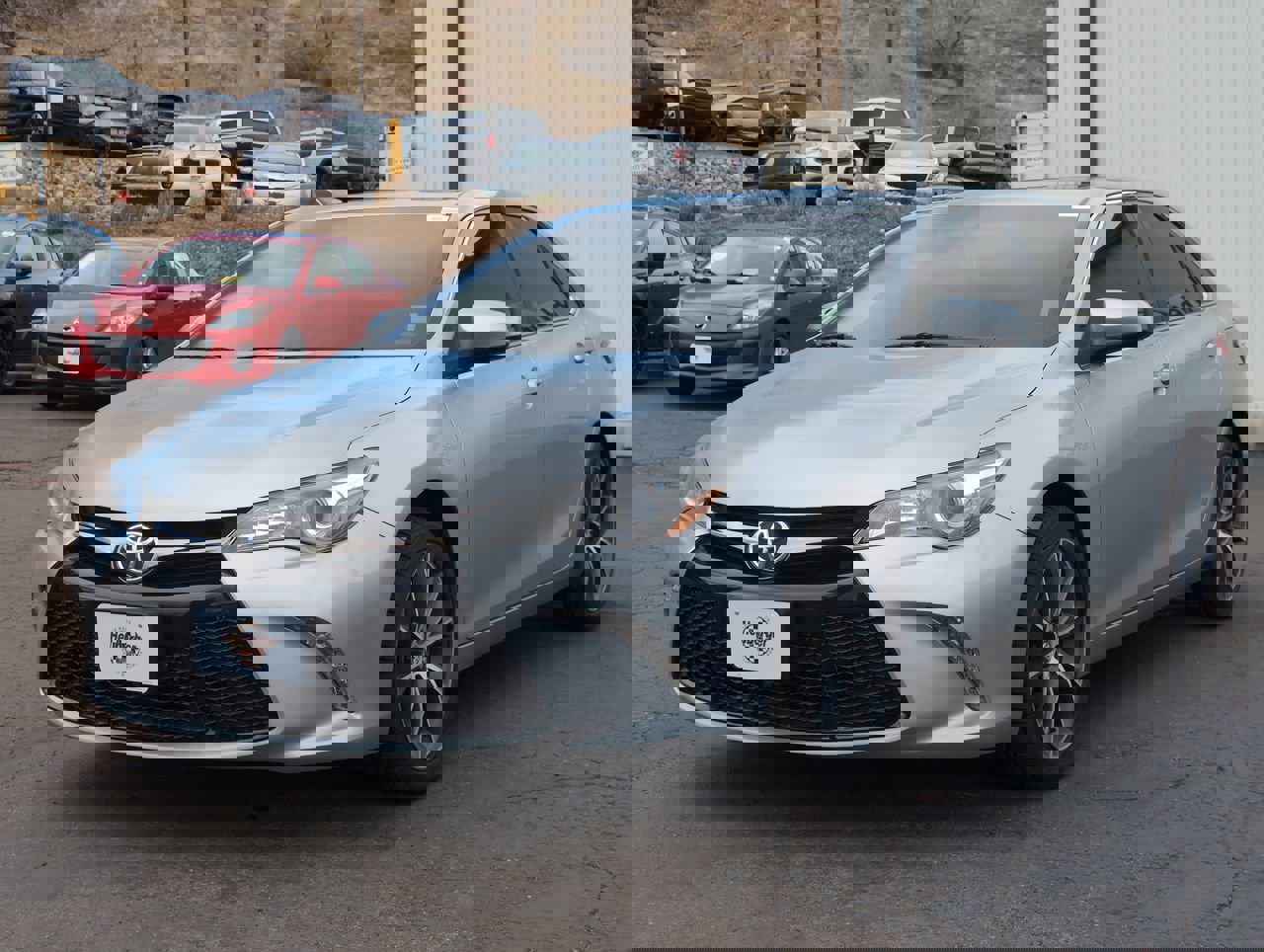 Used 2017 Toyota Camry XSE w/ Moonroof Package image 3