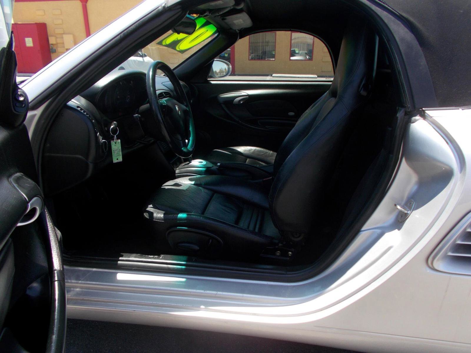 Used 2004 Porsche Boxster image 21