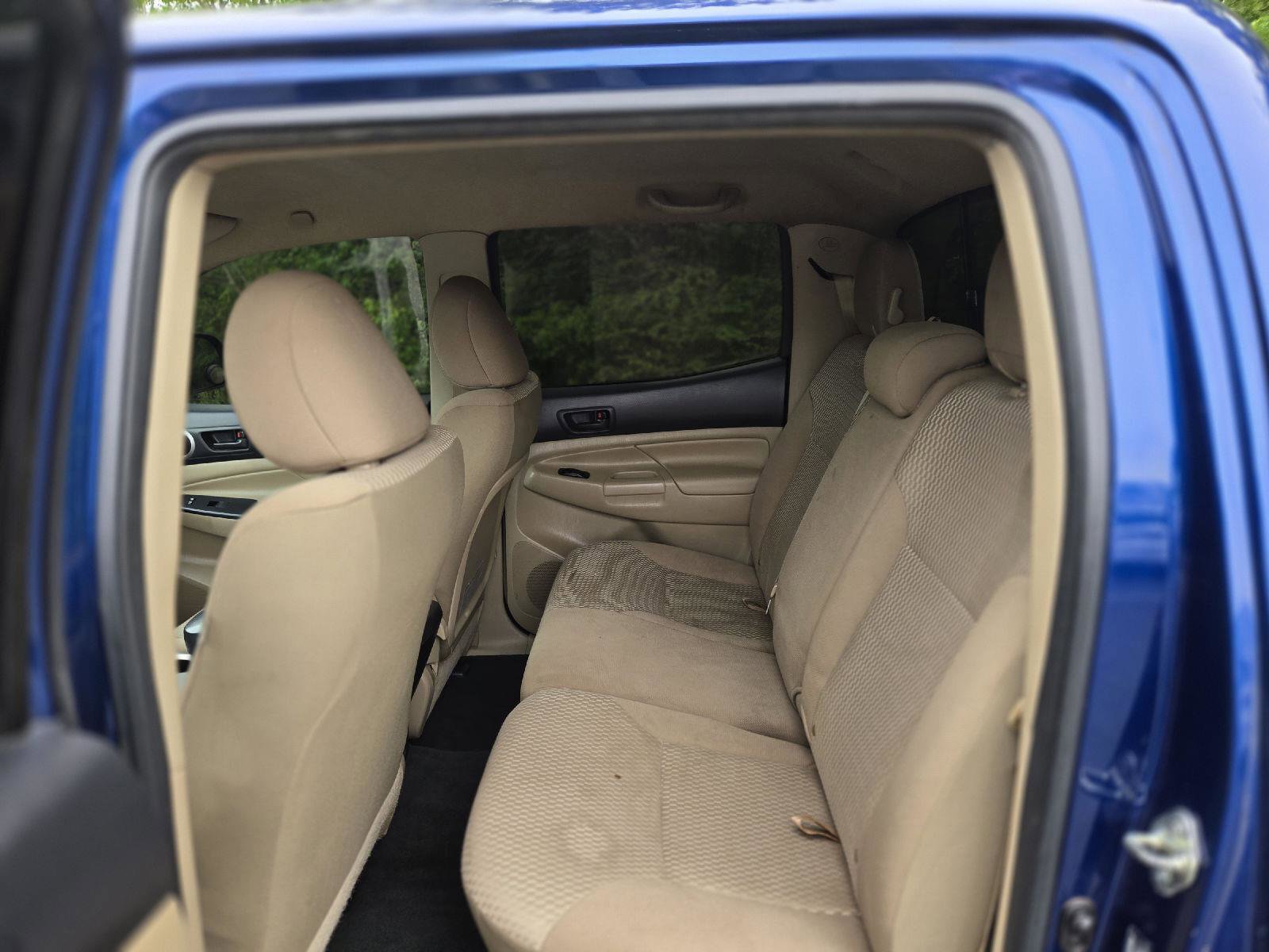 Used 2015 Toyota Tacoma PreRunner w/ SR5 Package RWD image 14