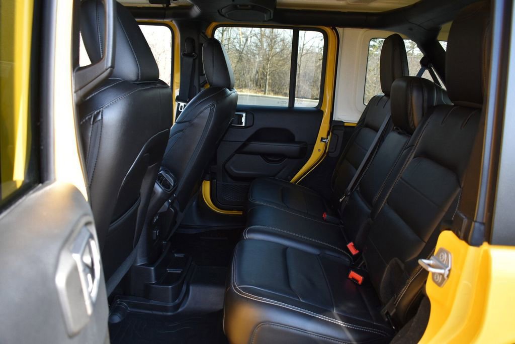 Used 2018 Jeep Wrangler Unlimited Sahara image 27
