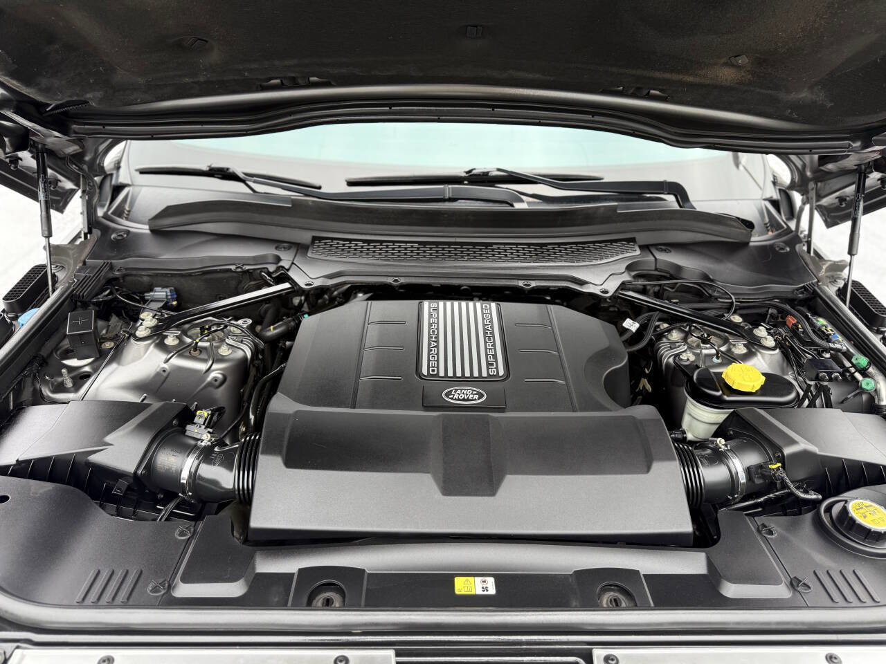 Used 2015 Land Rover Range Rover Long Wheelbase Supercharged image 39