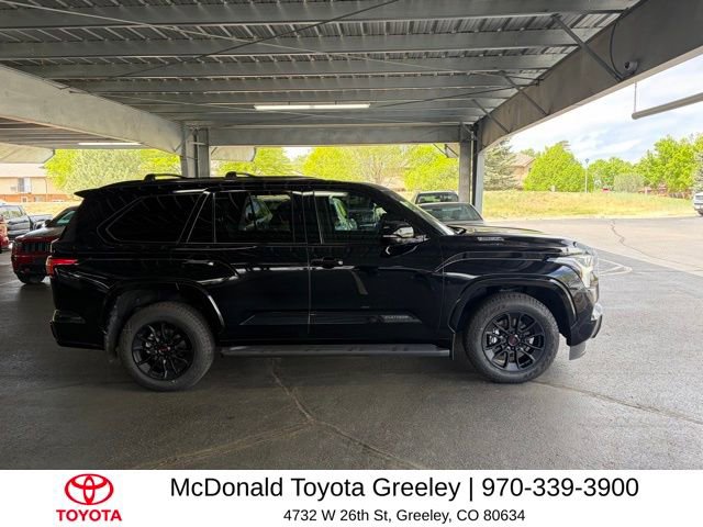 Used 2023 Toyota Sequoia Platinum AWD/4WD image 4
