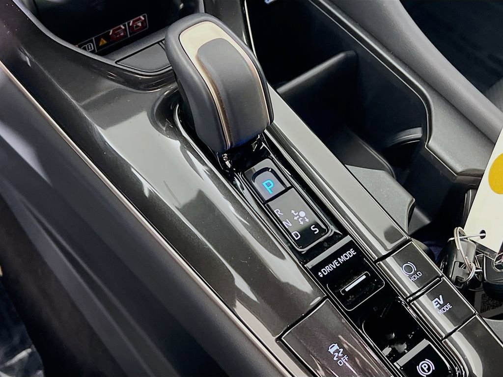 Certified 2025 Toyota Crown Signia image 16